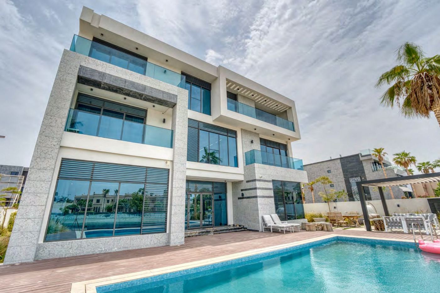 Exclusive Frond Villa